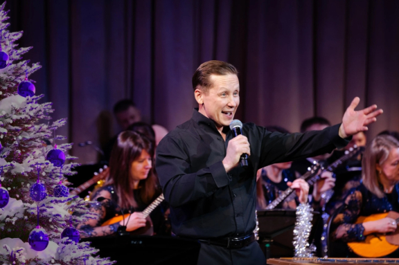 Бременские музыканты + Новогодний интерактив с Дедом Морозом и Снегурочкой. Виталий Осипов, Красноярский филармонический русский оркестр