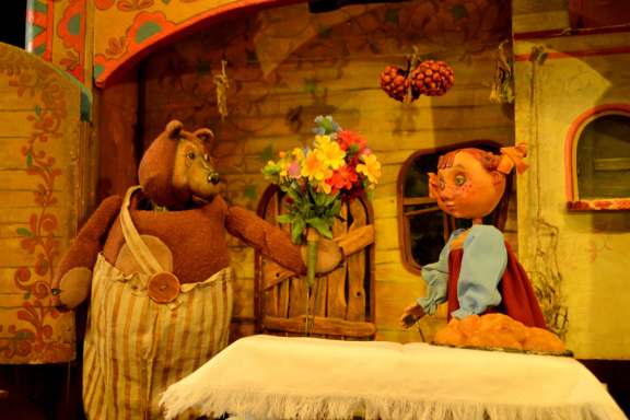 НИ+ Машенька и медведь