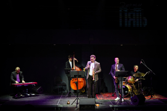 Джаз перед Рождеством с Александром Сорвиным