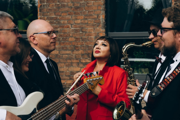 &Vcy;&iecy;&scy;&softcy; &ecy;&tcy;&ocy;&tcy; &dcy;&zhcy;&acy;&zcy;&period; &Gcy;&rcy;&ucy;&pcy;&pcy;&acy; &Vcy;&iecy;&rcy;&ocy;&ncy;&icy;&kcy;&icy; &Mcy;&acy;&khcy;&ocy;&tcy;&icy;&ncy;&ocy;&jcy;&period; &Gcy;&rcy;&ucy;&pcy;&pcy;&acy; &laquo;Jazz Up&raquo; &gcy;&period;&Acy;&bcy;&acy;&kcy;&acy;&ncy;&comma; &Gcy;&rcy;&ucy;&pcy;&pcy;&acy; &laquo;&Dcy;&zhcy;&acy;&zcy;-&bcy;&ecy;&ncy;&dcy;&raquo; &gcy;&period; &Acy;&bcy;&acy;&kcy;&acy;&ncy;