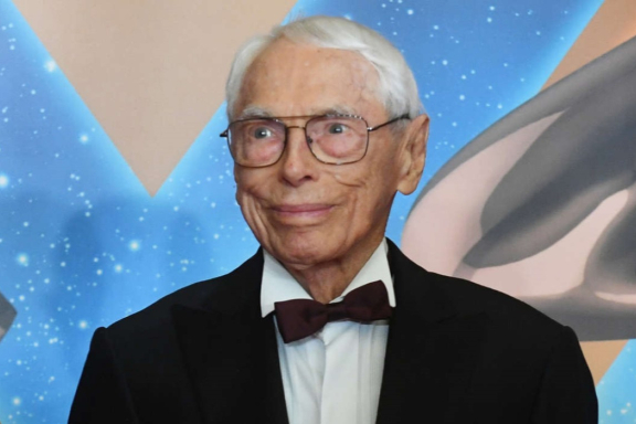 &Tcy;&vcy;&ocy;&rcy;&chcy;&iecy;&scy;&kcy;&icy;&jcy; &vcy;&iecy;&chcy;&iecy;&rcy; &laquo;&Acy;&lcy;&iecy;&kcy;&scy;&acy;&ncy;&dcy;&rcy; &Zcy;&acy;&tscy;&iecy;&pcy;&icy;&ncy; &vcy; &zcy;&iecy;&rcy;&kcy;&acy;&lcy;&iecy; &ecy;&pcy;&ocy;&khcy;&icy;&raquo;