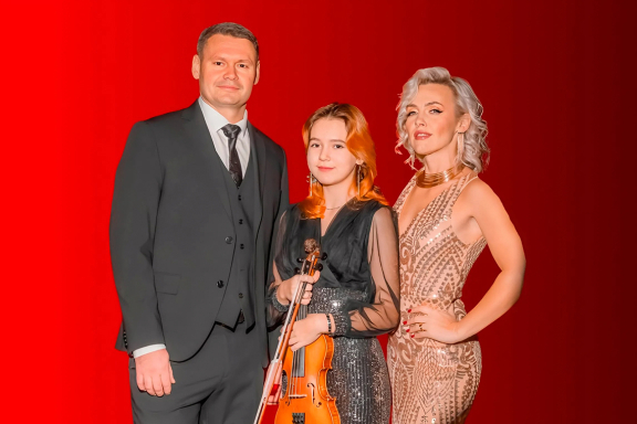 &Tcy;&acy;&tcy;&softcy;&yacy;&ncy;&icy;&ncy; &dcy;&iecy;&ncy;&softcy; &scy; &gcy;&rcy;&ucy;&pcy;&pcy;&ocy;&jcy; &Dcy;&icy;&vcy;&iecy;&rcy;&gcy;&iecy;&ncy;&tscy;&icy;&yacy;