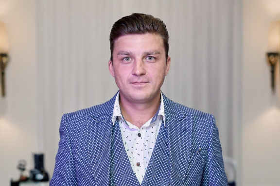 &Kcy;&vcy;&acy;&rcy;&tcy;&icy;&rcy;&ncy;&icy;&kcy; &scy;&ocy; &zcy;&vcy;&iecy;&zcy;&dcy;&ocy;&jcy;&period; &Vcy; &gcy;&ocy;&scy;&tcy;&yacy;&khcy; &ucy; KitchenLab &Vcy;&lcy;&acy;&dcy;&icy;&mcy;&icy;&rcy; &Acy;&bcy;&acy;&kcy;&acy;&ncy;&ocy;&vcy;&scy;&kcy;&icy;&jcy;