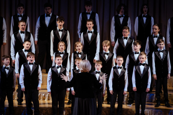 &KHcy;&ocy;&rcy;&ocy;&vcy;&ocy;&iecy; &bcy;&rcy;&acy;&tcy;&scy;&tcy;&vcy;&ocy;&period; &Dcy;&iecy;&tcy;&scy;&kcy;&acy;&yacy; &scy;&tcy;&ucy;&dcy;&icy;&yacy; &laquo;&Kcy;&acy;&pcy;&rcy;&icy;&chcy;&chcy;&icy;&ocy;&raquo;