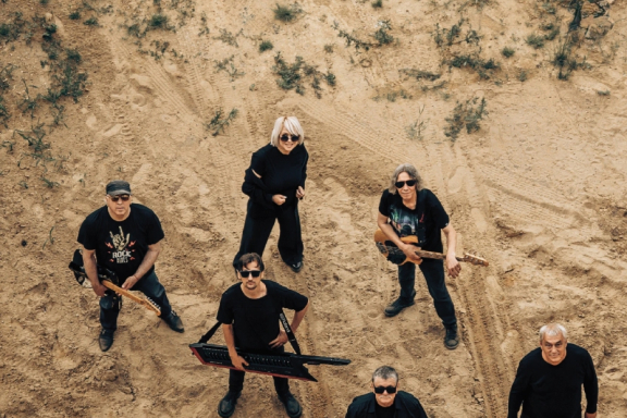 &laquo;&Mcy;&iecy;&lcy;&ocy;&dcy;&icy;&icy; &rcy;&ocy;&dcy;&ncy;&ocy;&jcy; &zcy;&iecy;&mcy;&lcy;&icy;&raquo;&period; &Gcy;&rcy;&ucy;&pcy;&pcy;&acy; &laquo;77&raquo;