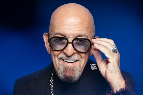 &Mcy;&icy;&khcy;&acy;&icy;&lcy; &SHcy;&ucy;&fcy;&ucy;&tcy;&icy;&ncy;&scy;&kcy;&icy;&jcy;