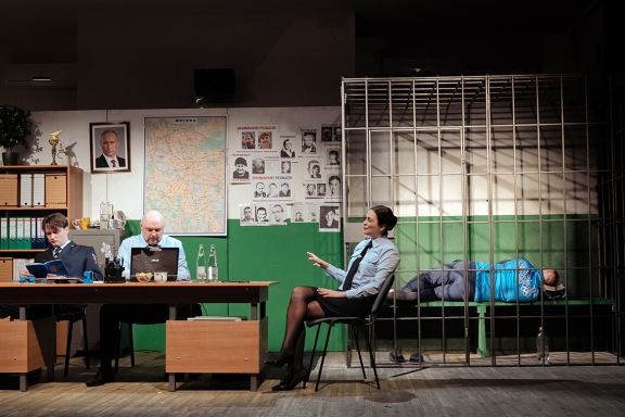 &CHcy;&iecy;&lcy;&ocy;&vcy;&iecy;&kcy; &icy;&zcy; &Pcy;&ocy;&dcy;&ocy;&lcy;&softcy;&scy;&kcy;&acy;