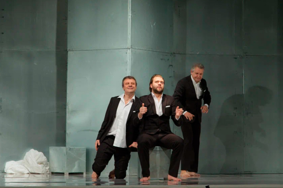 &CHcy;&iecy;&tcy;&vcy;&iecy;&rcy;&ocy; &vcy; &kcy;&ocy;&mcy;&ncy;&acy;&tcy;&iecy;&comma; &ncy;&iecy; &scy;&chcy;&icy;&tcy;&acy;&yacy; &ocy;&khcy;&rcy;&acy;&ncy;&ncy;&icy;&kcy;&acy;