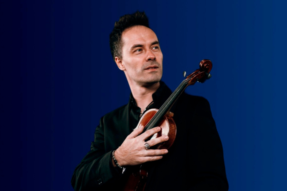 &laquo;&Kcy;&vcy;&acy;&rcy;&tcy;&icy;&rcy;&ncy;&icy;&kcy; &scy;&ocy; &Zcy;&Vcy;&IEcy;&Zcy;&Dcy;&Ocy;&Jcy;&raquo; &vcy; Kitchen&lowbar;Lab&period;  &Gcy;&iecy;&rcy;&mcy;&acy;&ncy; &Dcy;&mcy;&icy;&tcy;&rcy;&icy;&iecy;&vcy;